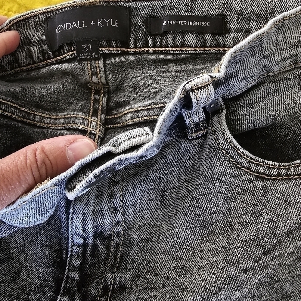 Kendall & Kylie High Waist Gray Denim Shorts - Picture 3 of 4